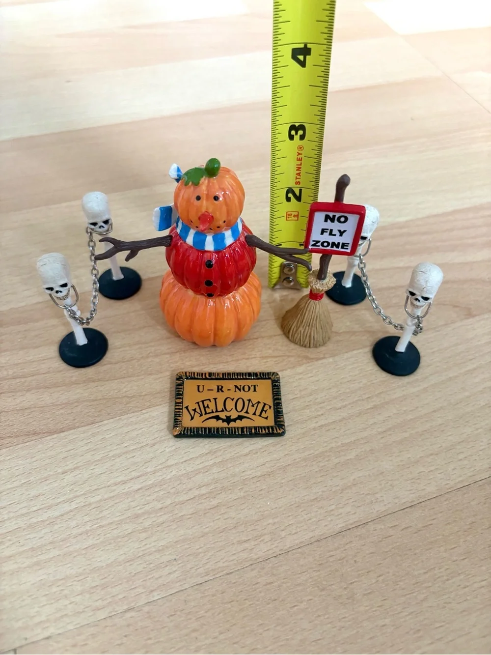 Department 56 Halloween Village Accessories Decorating Set Pumpkin Skulls Broom